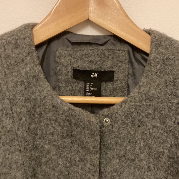 H&M collarless wool blend coat zip up grey boucle structured wool jacket size 6 - Picture 4 of 7